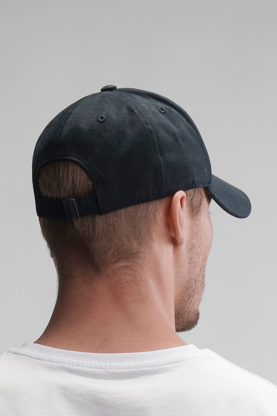 Twill Cap Black Model Back